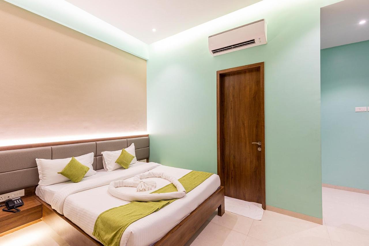 Hotel Seven Oaks Navi Mumbai Esterno foto