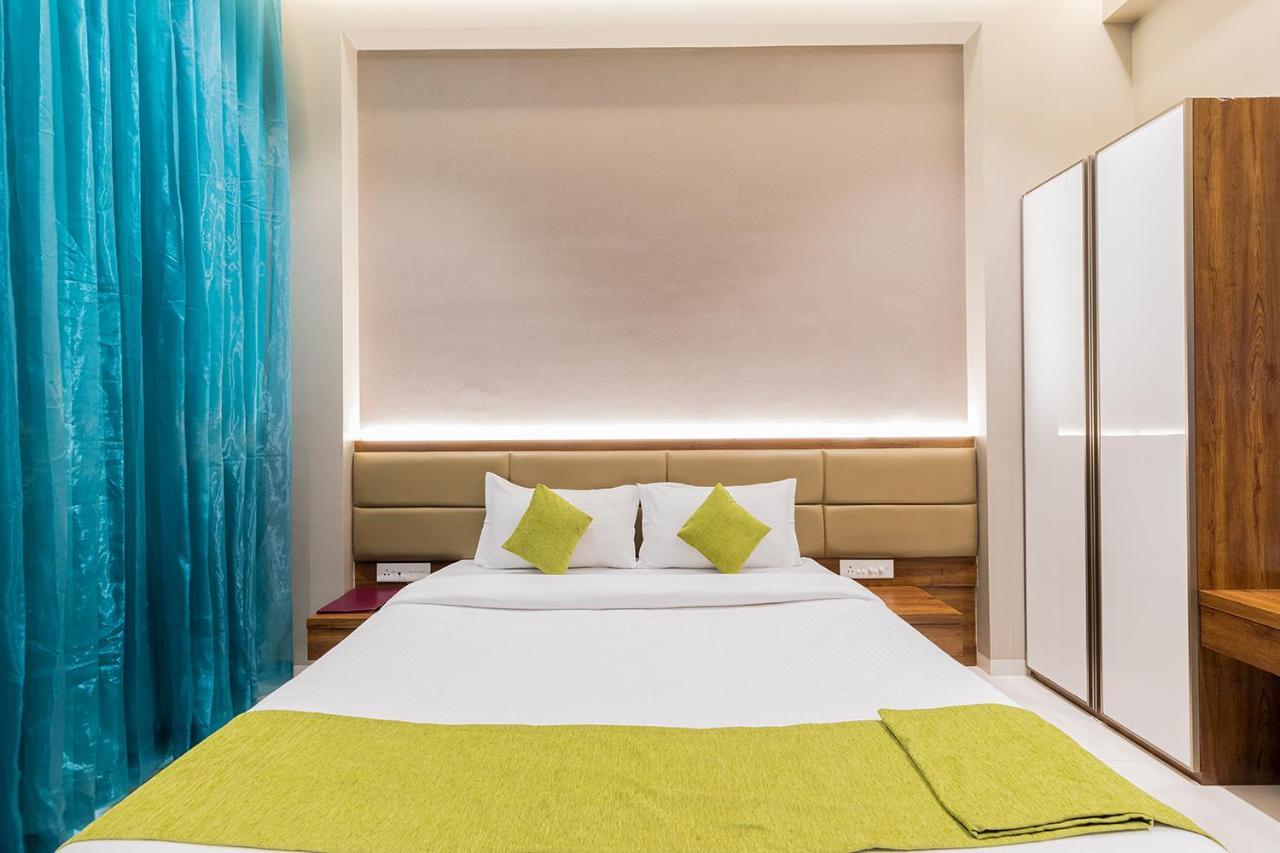 Hotel Seven Oaks Navi Mumbai Esterno foto